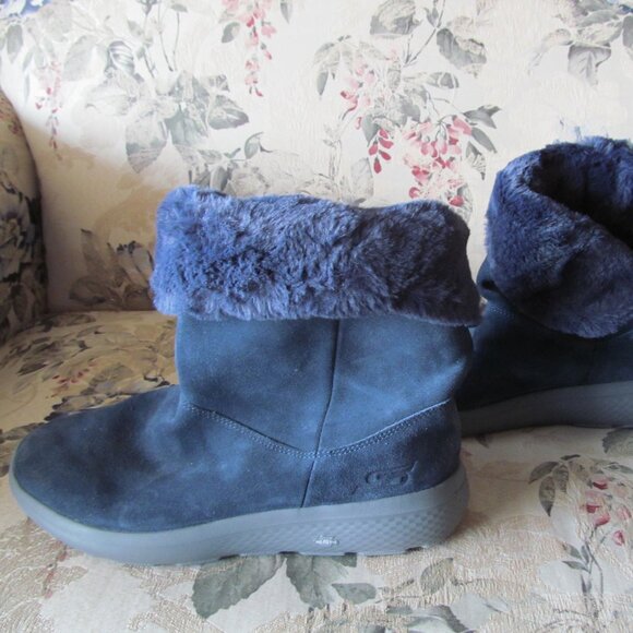 Skechers Gogamat Boots Women’s 10 Blue Suede Faux Fur Lining Excellent Condition - Picture 2 of 16